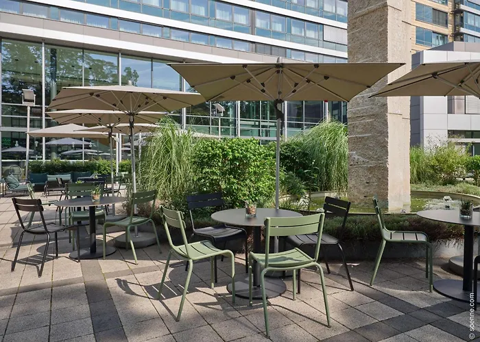 Parken im Hotel Alexander Wiesbaden