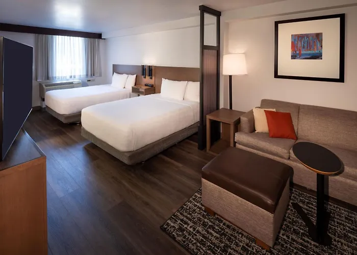 Top Hotels with Cruise Port Shuttles in Seattle
