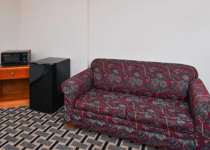 Best Hotels Close to Vibrant Arena Moline IL