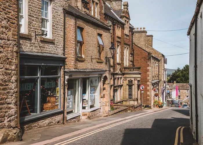 Top-Rated Alston Hotels