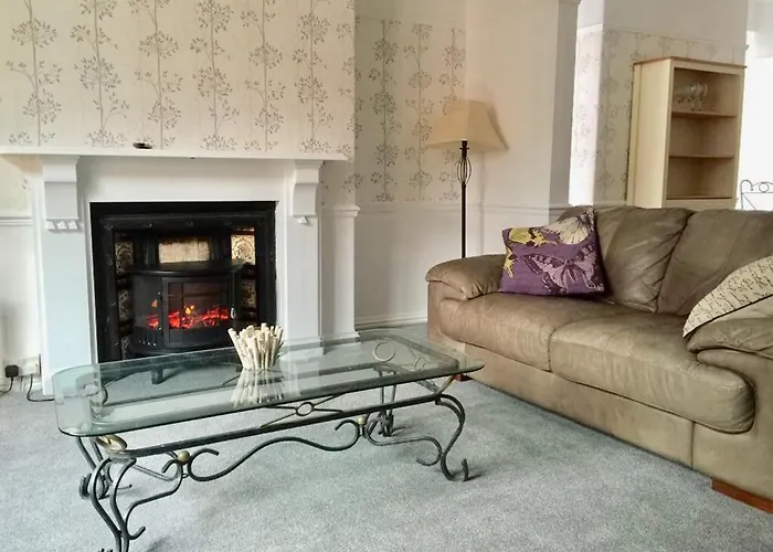 Best Hotels in Sandsend for Visiting Whitby