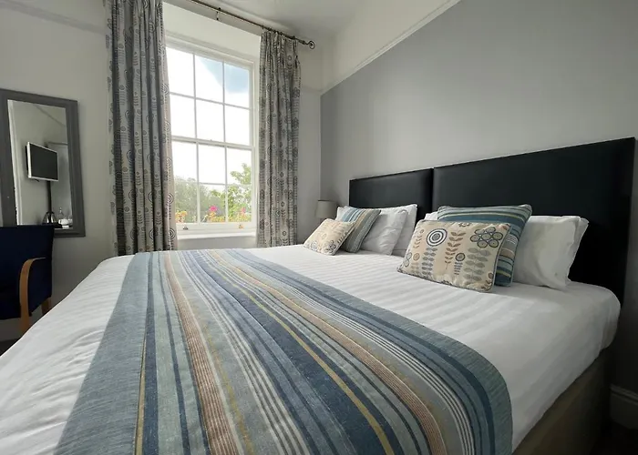 Top Brixham Harbour Hotels for Seaside Bliss