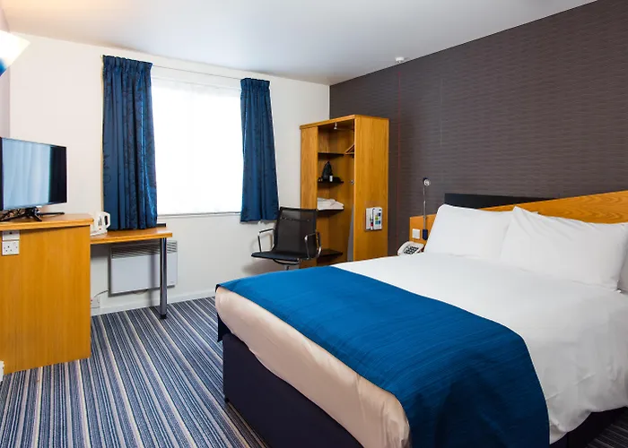 Top Hotels Near University Hospital Southampton
