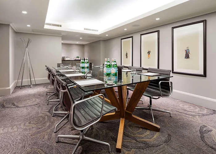 Top 3 Star Hotels on Oxford Street, London