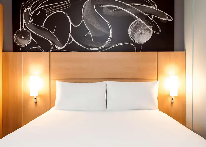 Top Hotels Near George Street, Edinburgh