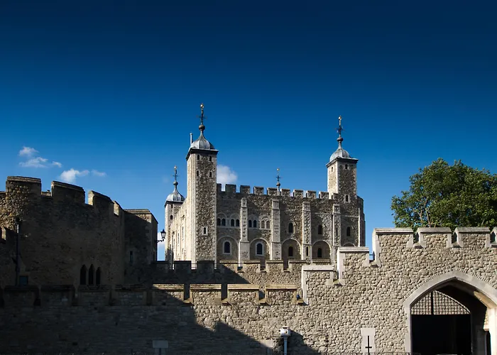 Top East Finchley Hotels for Travelers