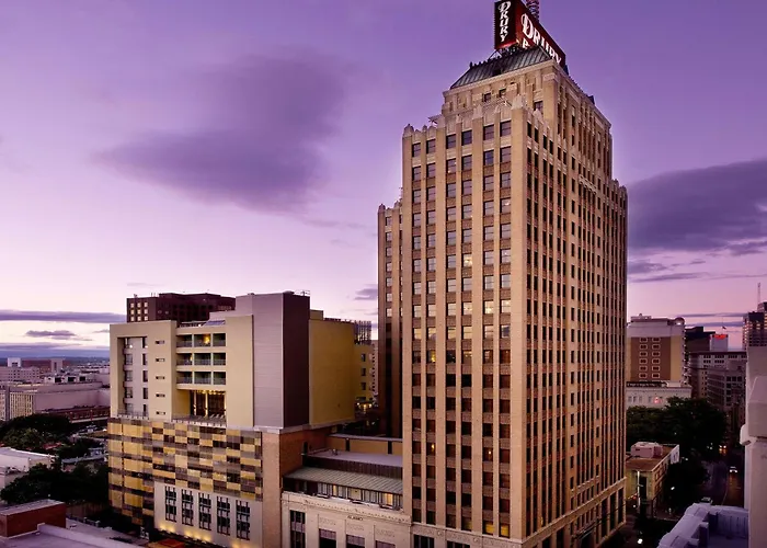 Top Downtown San Antonio Hotels