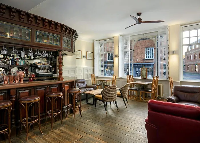 Top Hotels Near Windsor Castle for a Royal Stay