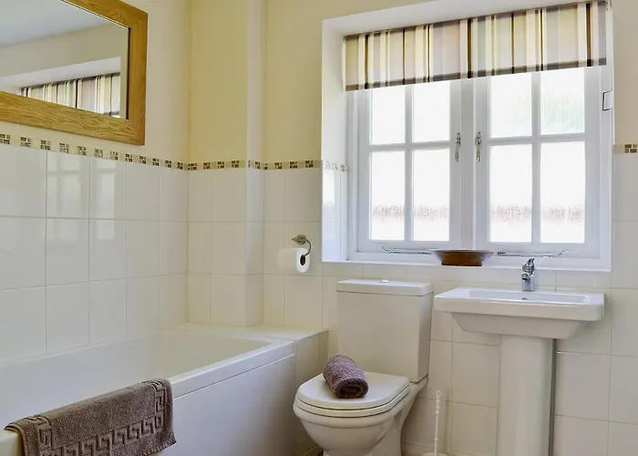 Exceptional Lechlade Hotels for Nature Lovers