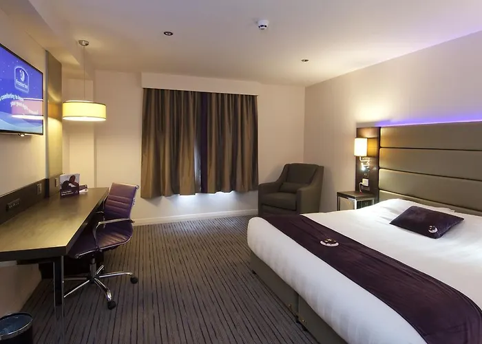 Top Day Use Hotels in Norwich for City Explorers