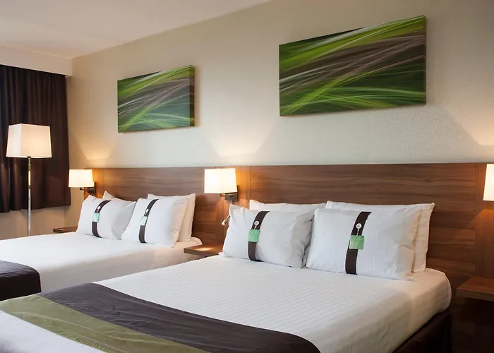 Top Hotels in Lincoln for City & Countryside Stays