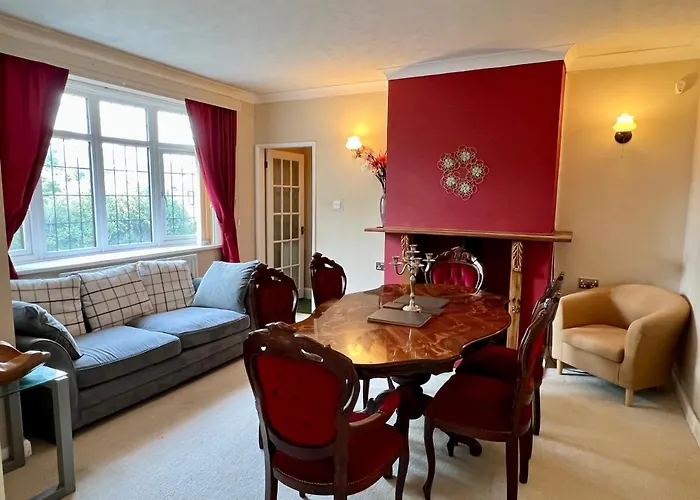 Finest Hotels near Manor Hill House Bromsgrove