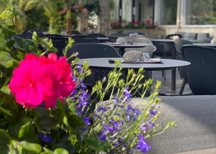 Top Hotels in Torquay Offering Convenient Parking