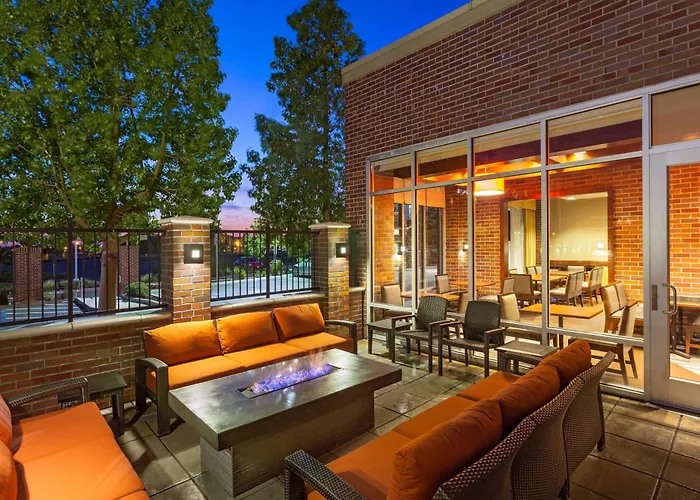 Top Hotels Near Vibrant Roseville