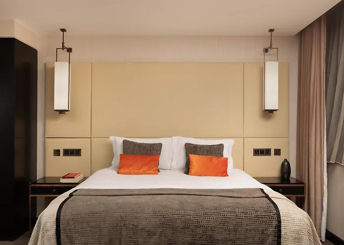 Top Contemporary Hotels in London's Vibrant Districts
