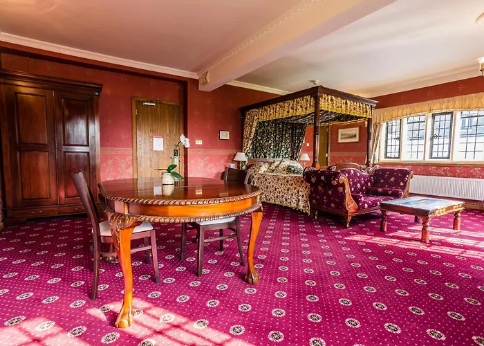 Top-Rated Last Minute Hotels in Swindon