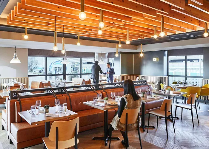 Best Hotels Near Birmingham Airport with Shuttles