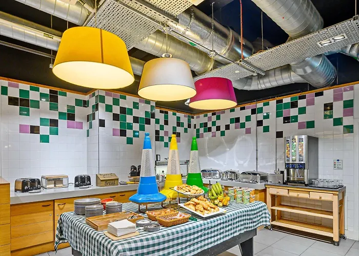 Best Hotels Near Glasgow Central Train Station