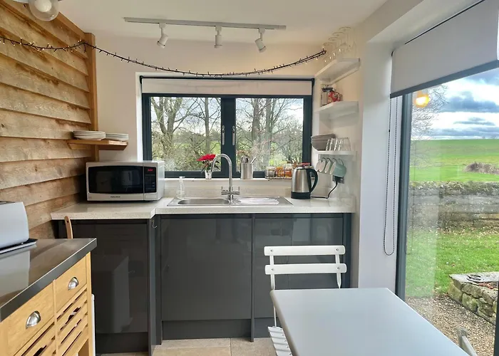 Best Luxury Hotels near Buckingham Palace