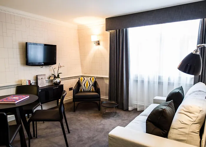 Best Hotels Near the Natural History Museum London