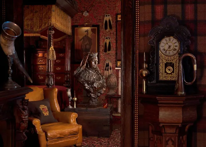 Best Hotels Close to Edinburgh Castle