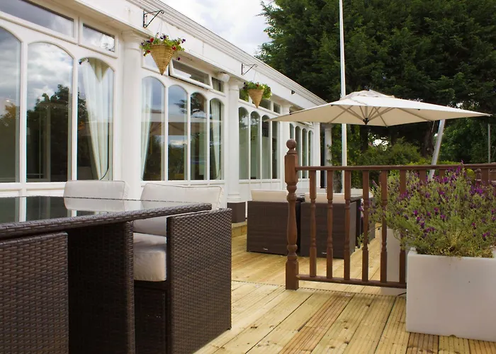 Top Cheap Hotels Farnborough for Budget Travelers