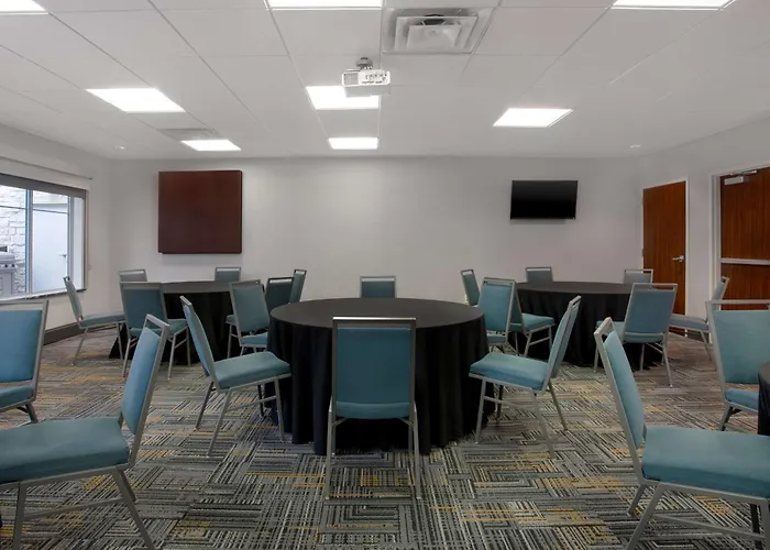 Top Hotels Near SeaWorld San Antonio