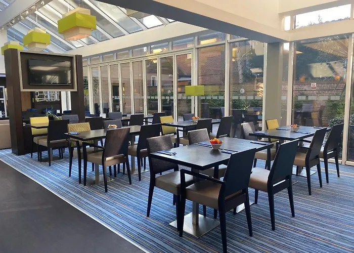 Best Hotels & B&Bs in Windsor Area