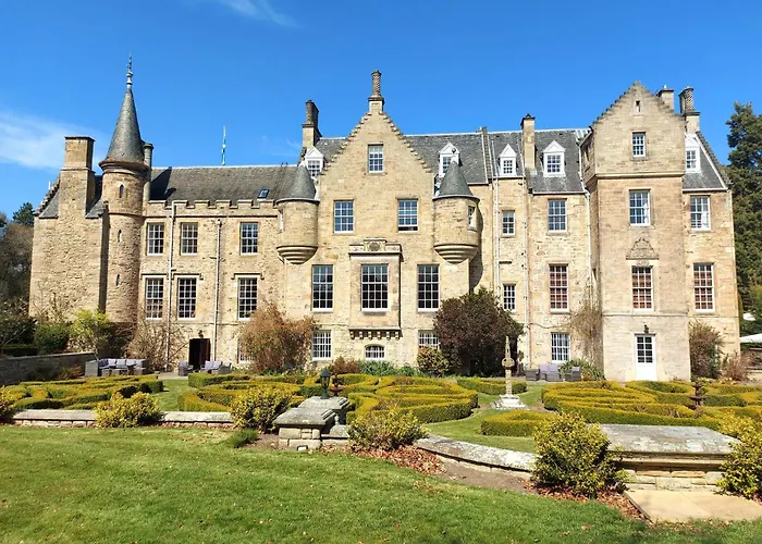 Top-Rated Cheap Hotels Near Edinburgh