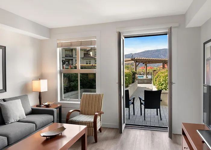 Top Hotels in Osoyoos for Nature and Wine Lovers