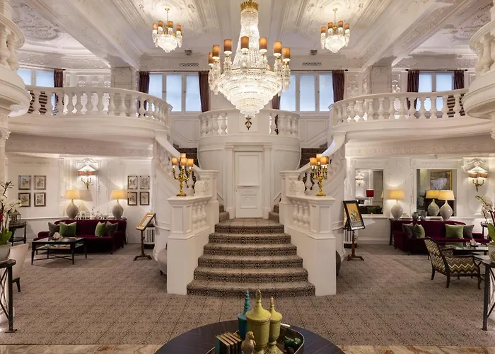 Top Small Luxury Hotels in London's Vibrant Heart