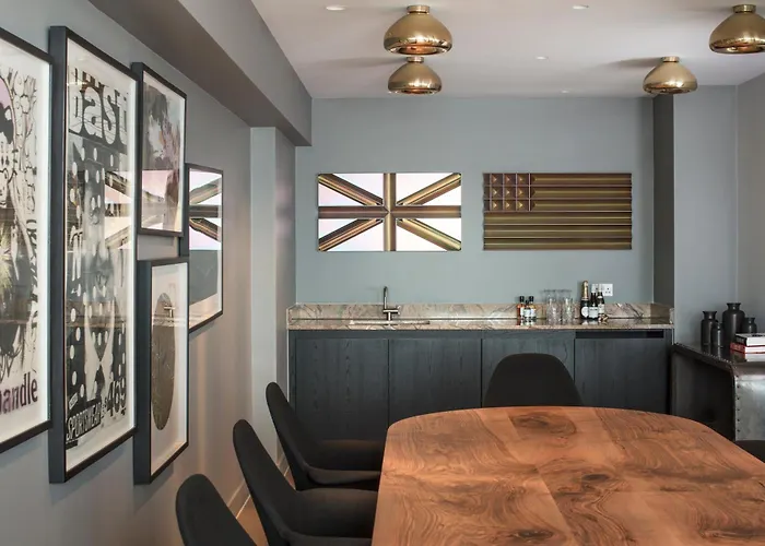 Best Hotels in London with Jacuzzi Bath En Suite