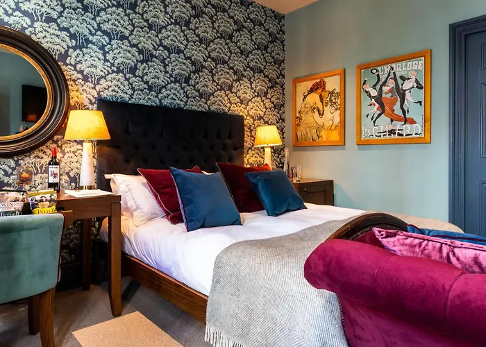 Top Hotels Offering Early Check-in in London