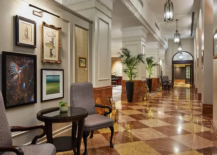 Top-Rated Bristol Hotels with Swimming Pools