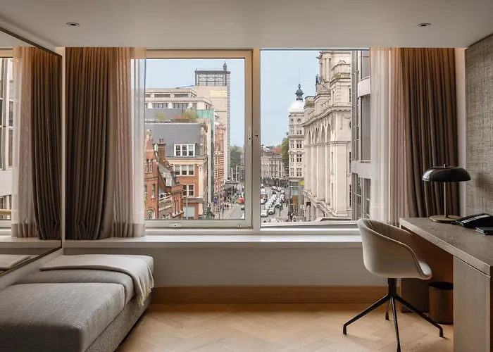 Best Hotels in London with Outdoor Pools