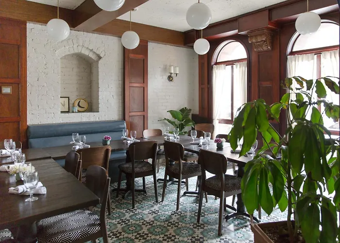 Best Romantic Hotels In Captivating Seattle