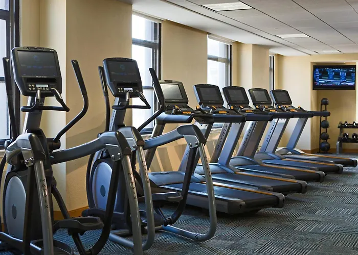 Top Hotels Near Peoria's Vibrant Attractions