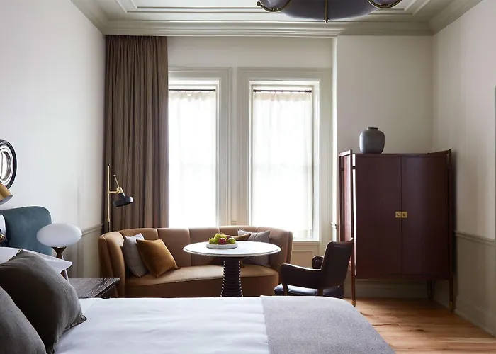 Top Romantic Hotels in Philadelphia for Couples