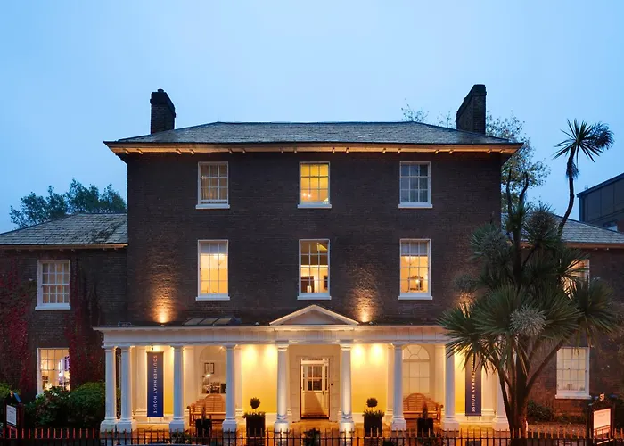 Best Pet Friendly Hotels in Exeter