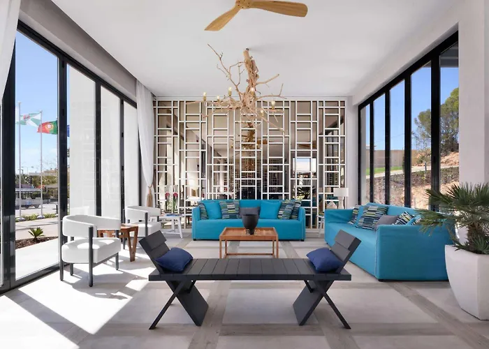 Experience Unmatched Hospitality at Holiday Inn Armacao de Pera