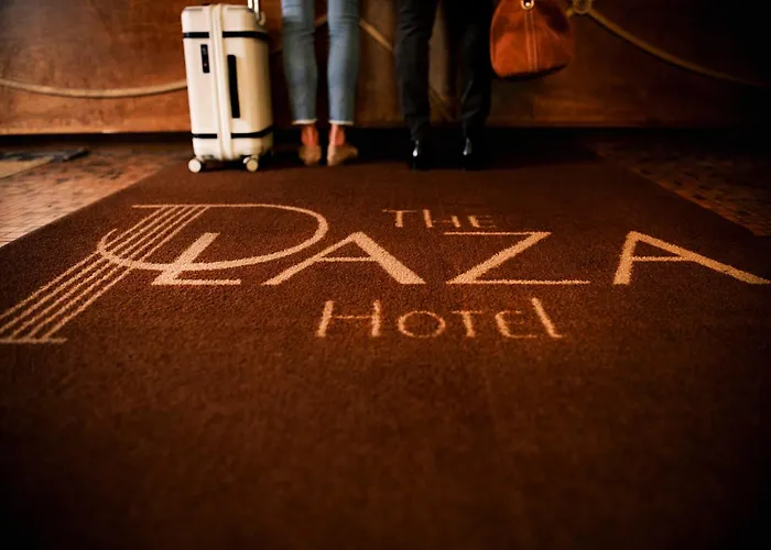 Top Hotels Near Veterans Park Milwaukee