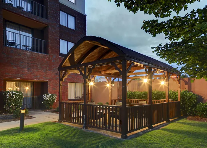 Best Hotels in Oxford AL