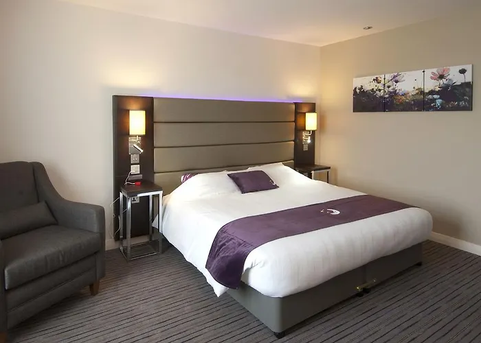 Best Cheap Hotels Near Vibrant Watford