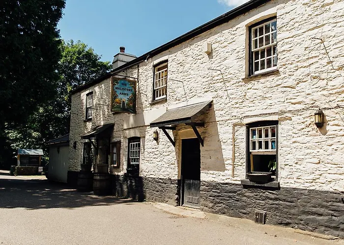 Top Dartmouth Hotels with Onsite Parking