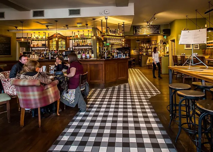 Top Hotels Near Richmond Park London