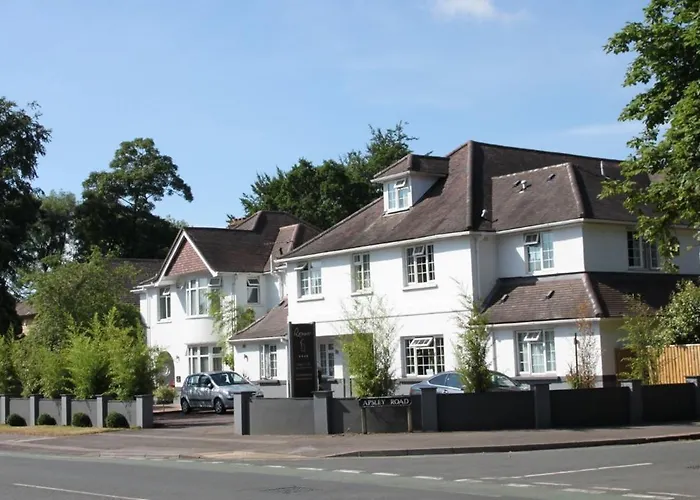 Best Cheap Hotels in Oxford for Budget Travelers