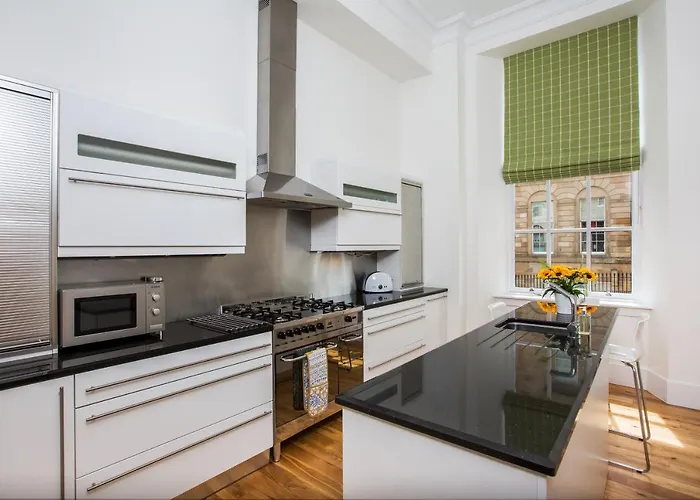 Top Hotels Near Glasgow Concert Hall