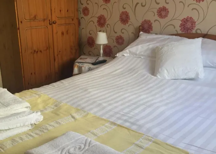 Top Hotels Near Sandown, United Kingdom