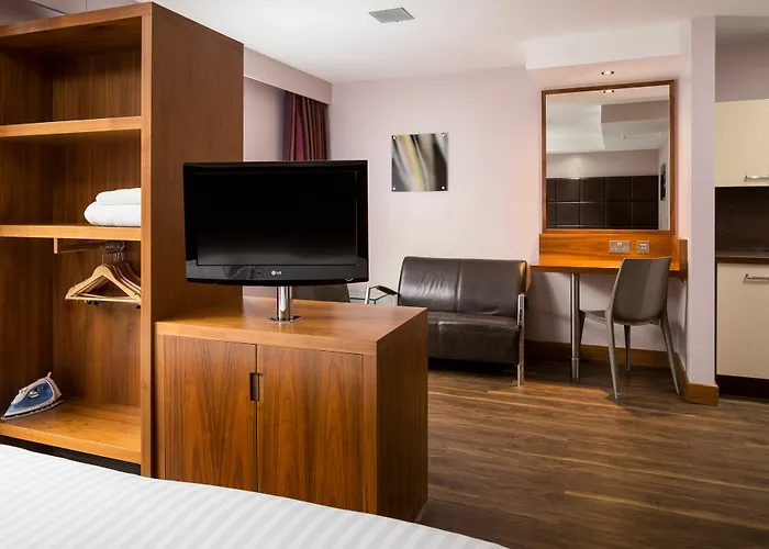 Top-Rated Apartment Hotels in Leeds City Centre