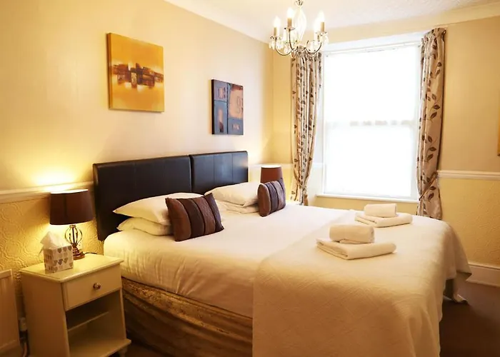 Top Hotels and Cozy Stays in Teignmouth